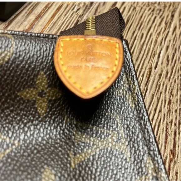 Authentic Louis Vuitton Make-up Bag - Picture 3 of 7